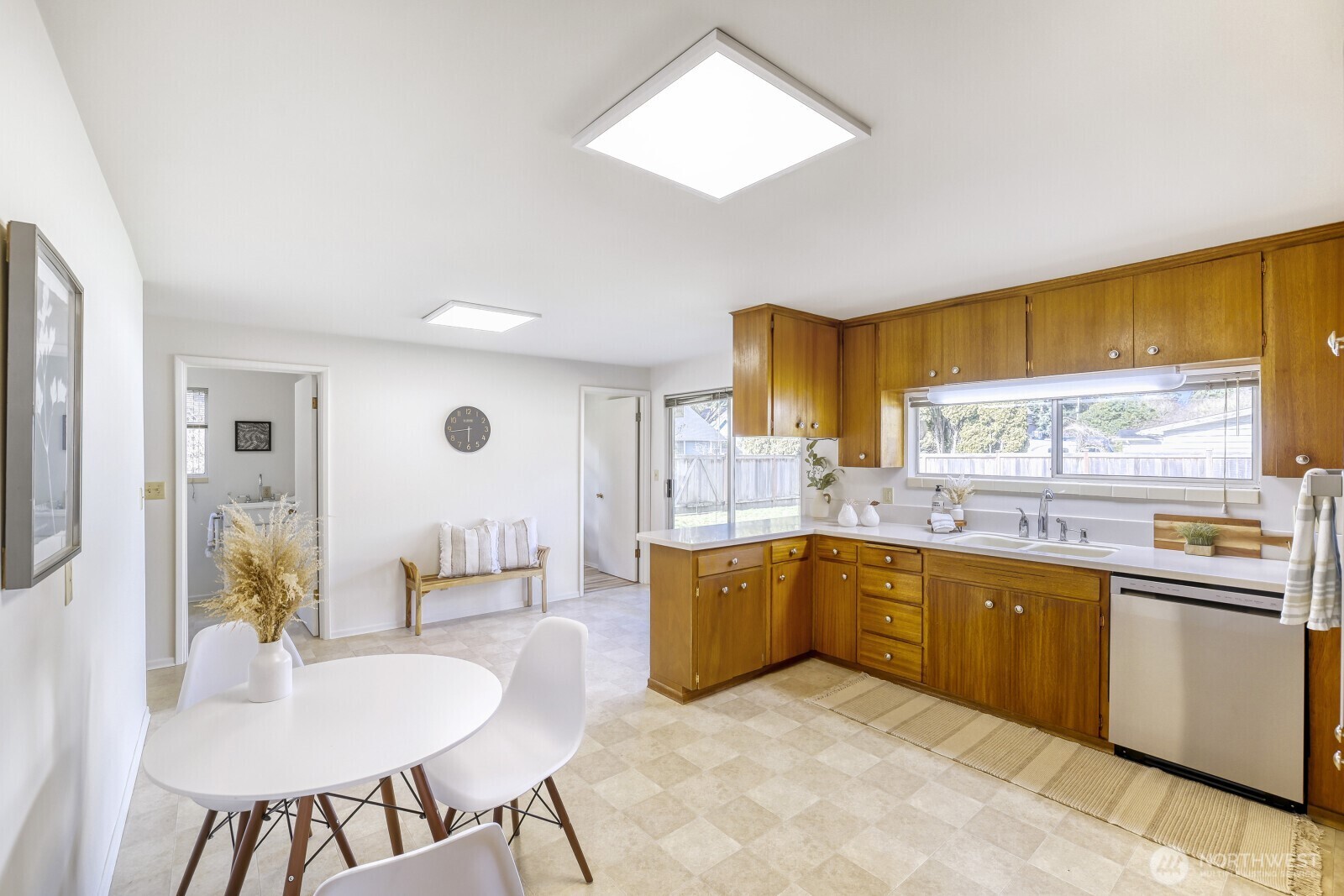 15704 Interlake Avenue N, Shoreline, WA 98133