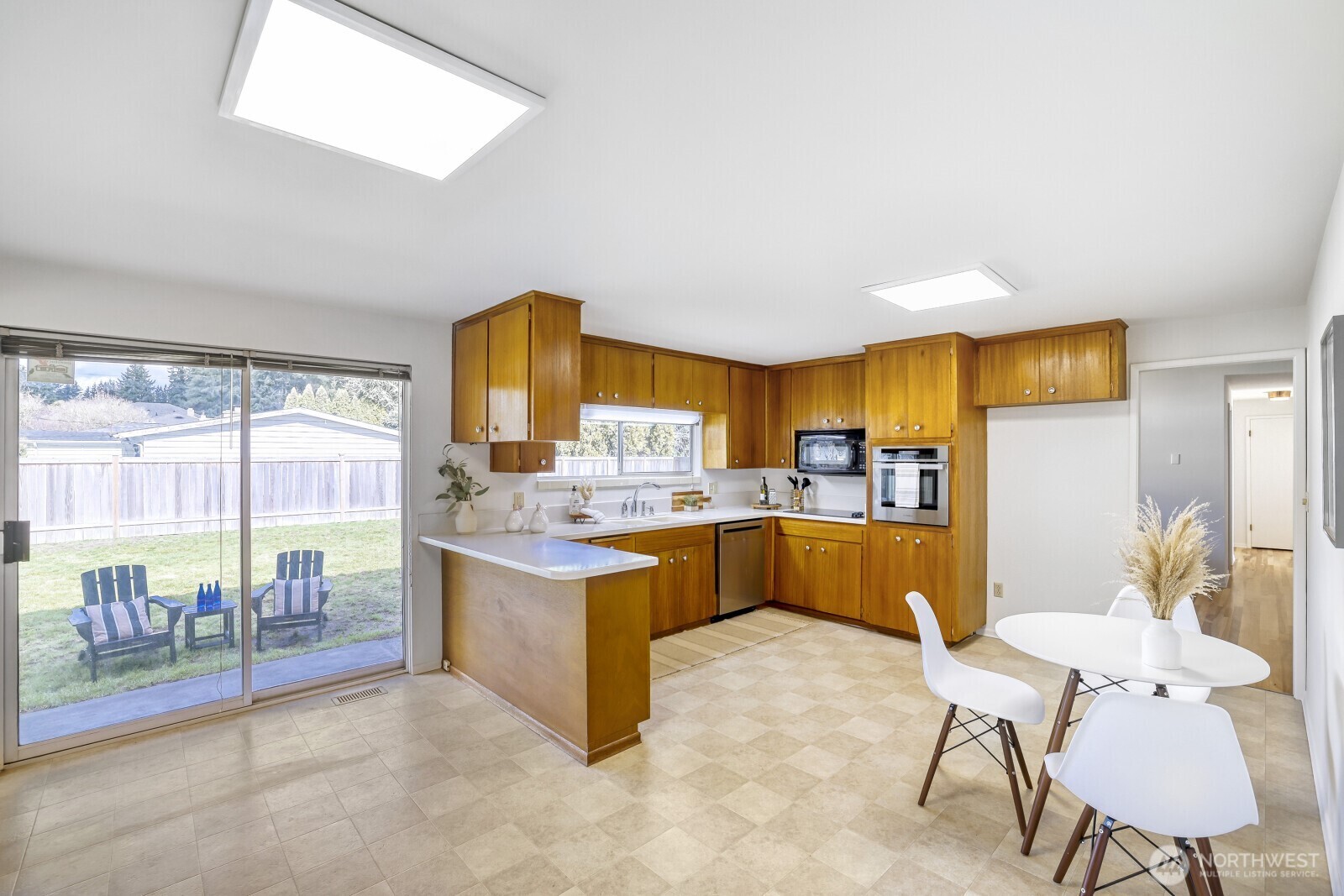 15704 Interlake Avenue N, Shoreline, WA 98133