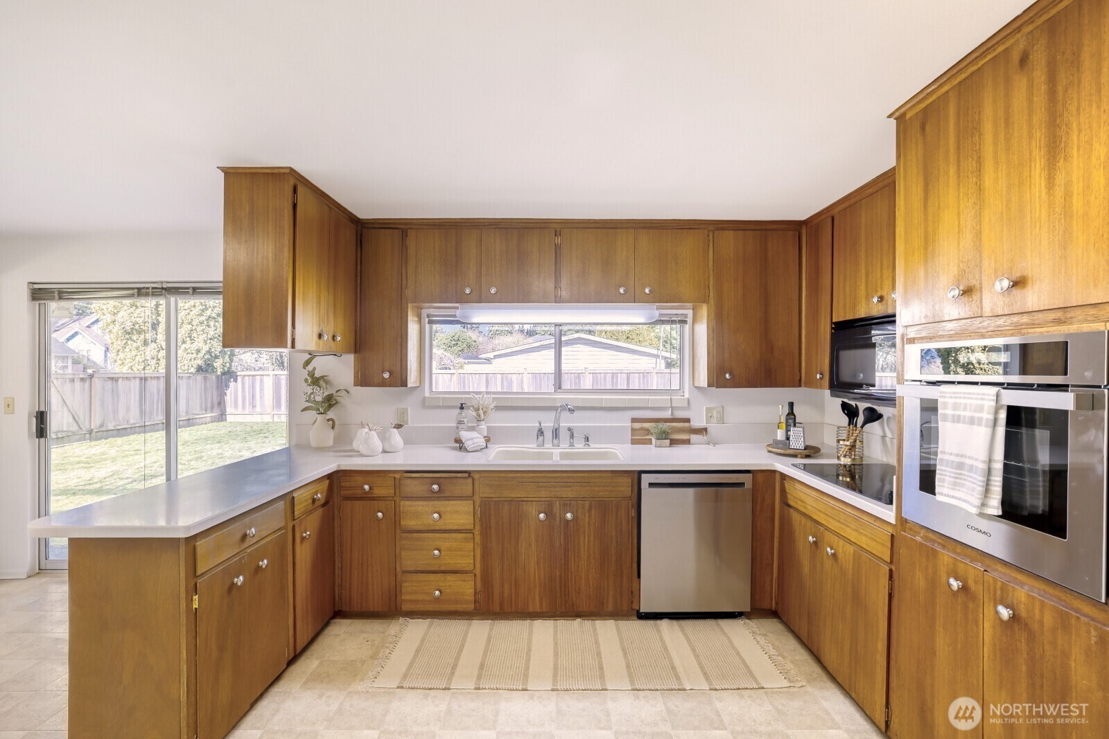 15704 Interlake Avenue N, Shoreline, WA 98133