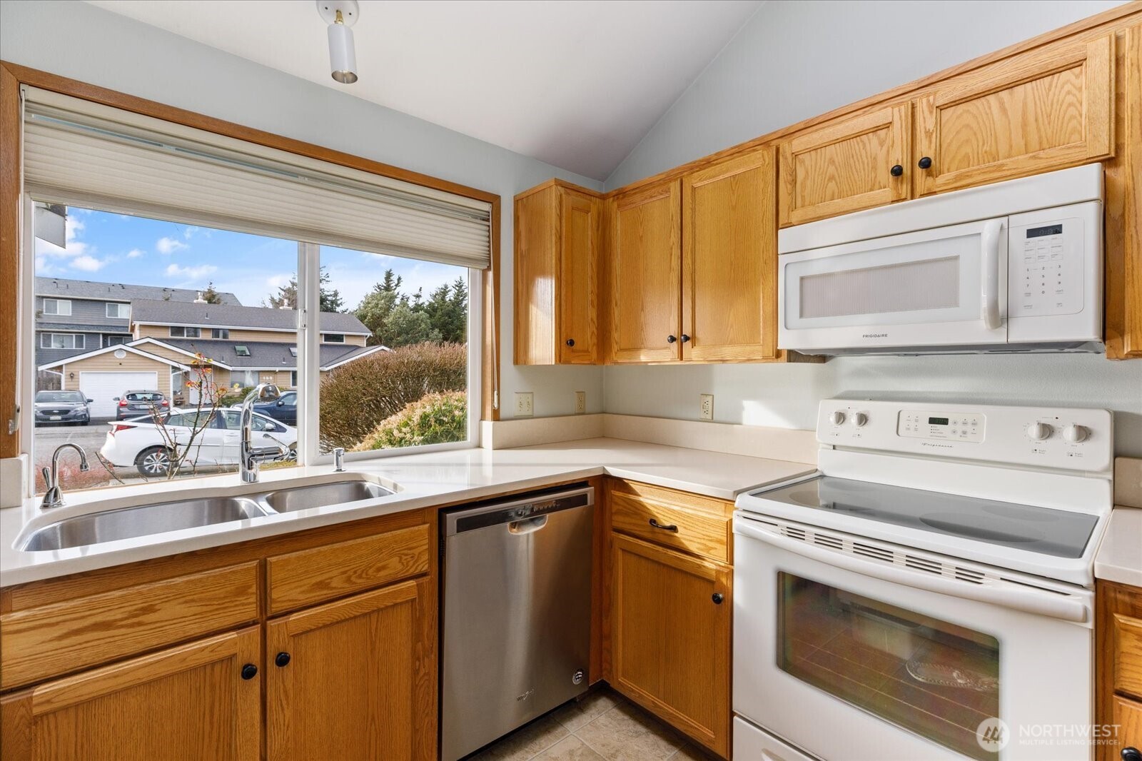 150 NE Nunan Loop #2, Oak Harbor, WA 98277