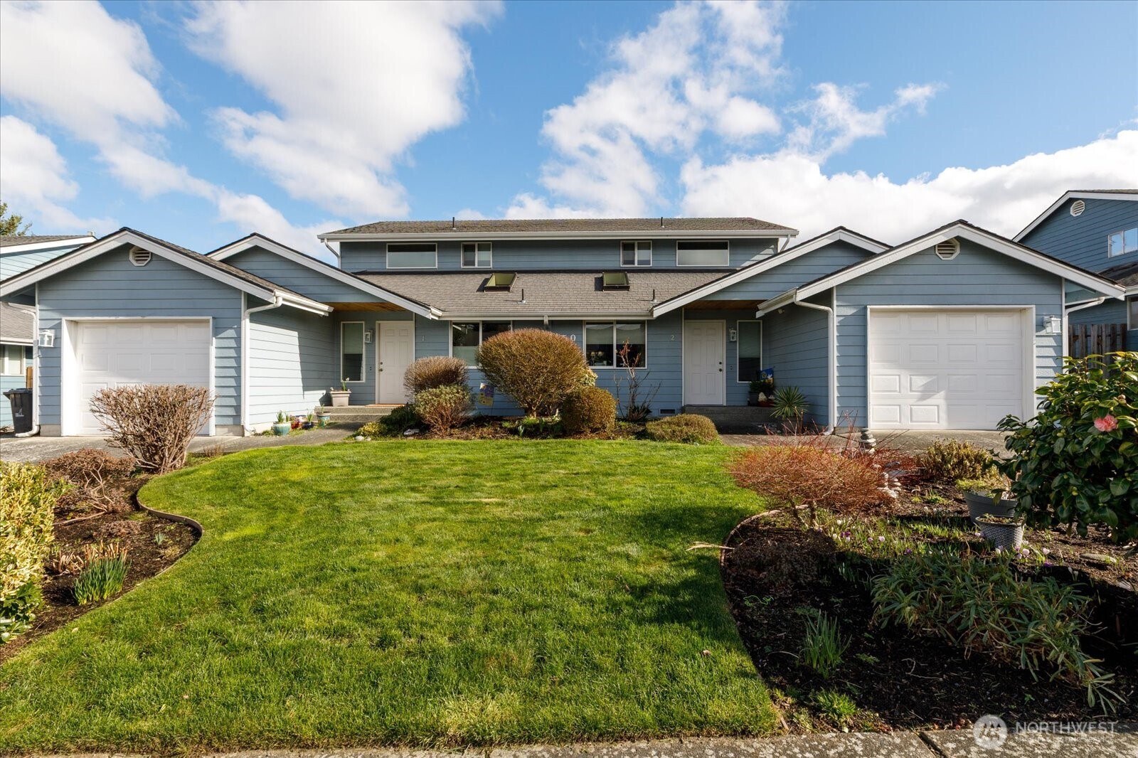 150 NE Nunan Loop #2, Oak Harbor, WA 98277