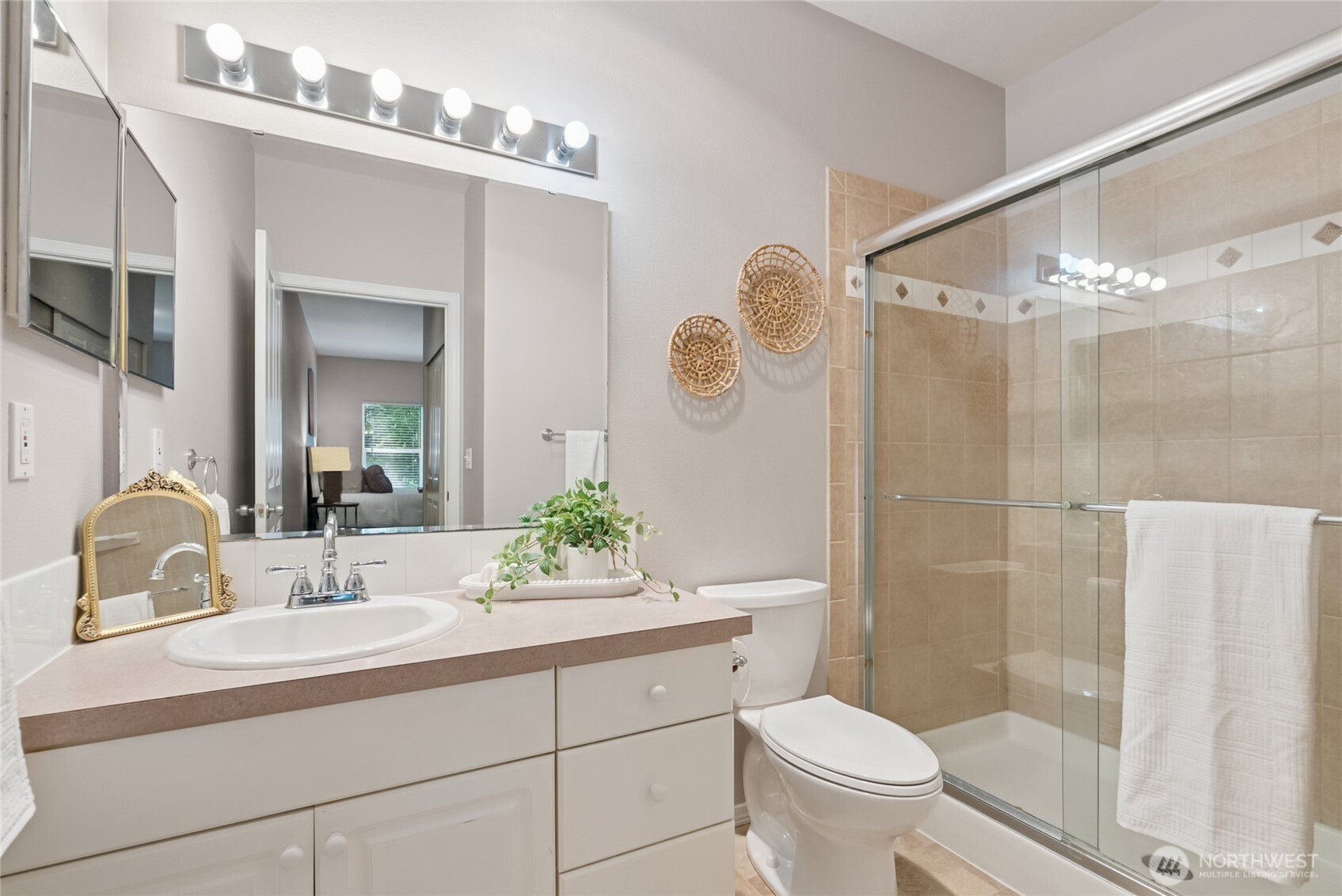 2147 Hammond Avenue #B10, Dupont, WA 98327