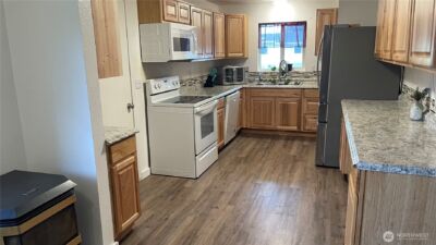 409 N 11th Street , Elma, WA 98541 - Photo 3