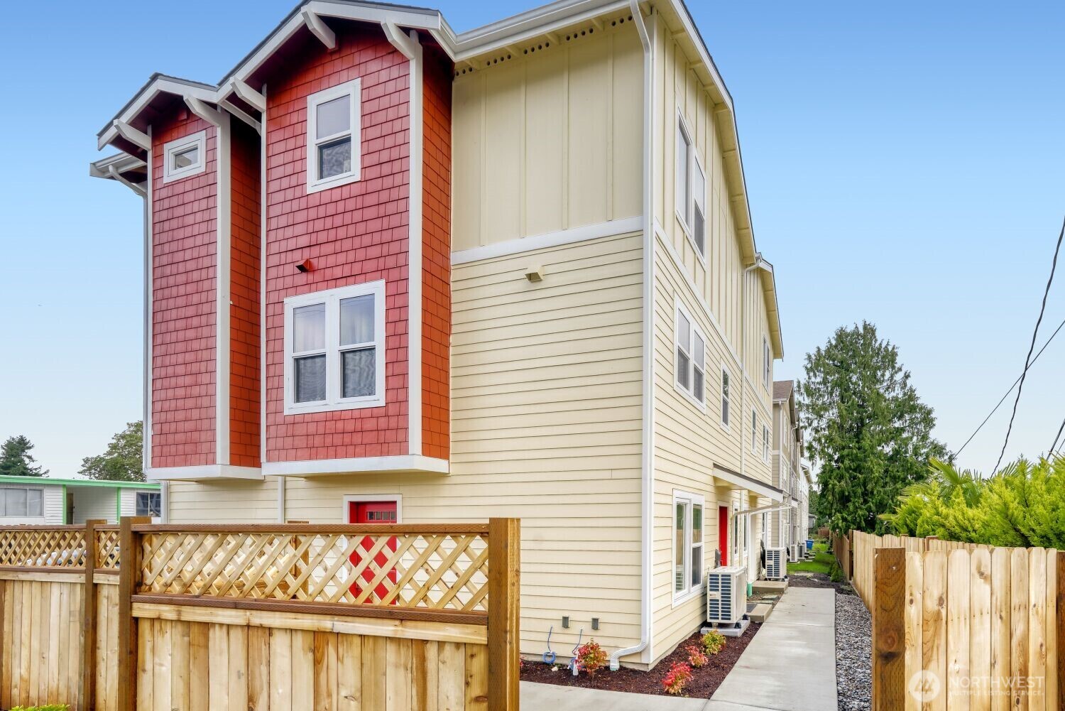 3403 S 144th Lane , Tukwila, WA 98168-5147