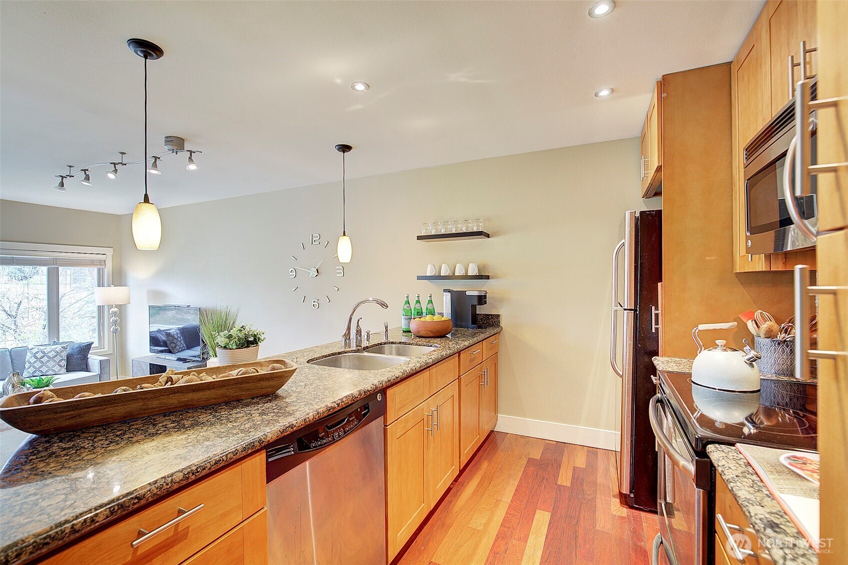 8503 Bowdoin Way #203, Edmonds, WA 98026