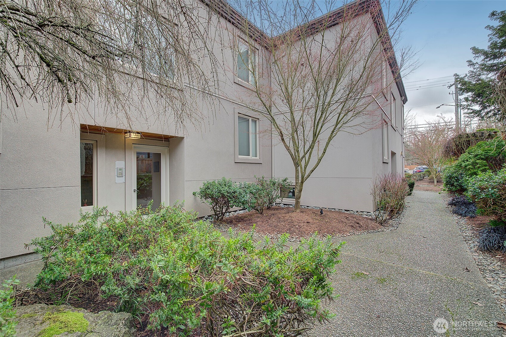 8503 Bowdoin Way #203, Edmonds, WA 98026