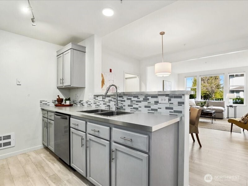 22527 SE 38th Terrace #1424, Issaquah, WA 98029