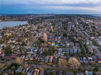 532 N 72nd Street , Seattle, WA 98103 - Photo 32