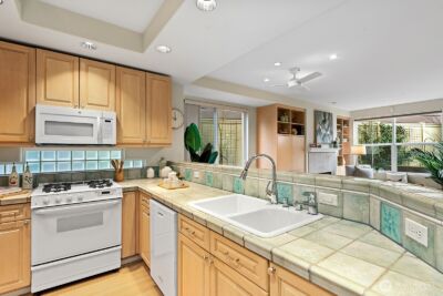 3900 2nd Avenue NE #207, Seattle, WA 98105 - Photo 14