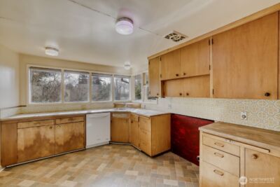 4573 Purdue Avenue NE, Seattle, WA 98105-2141 - Photo 10