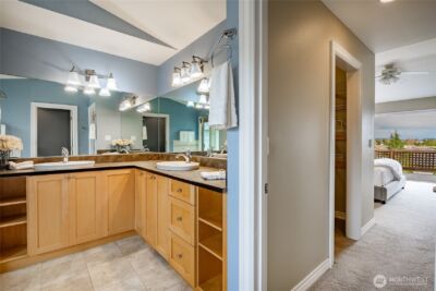 8124 Comox Rd , Blaine, WA 98230 - Photo 16