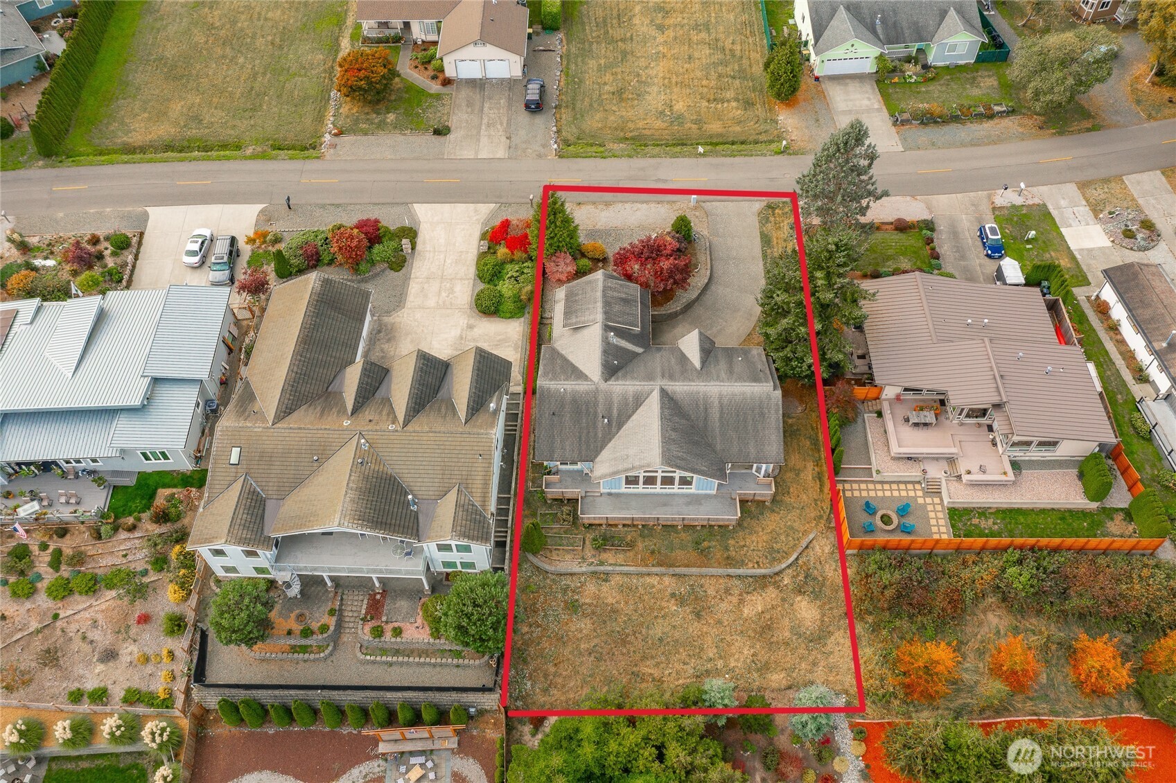 8124 Comox Rd , Blaine, WA 98230