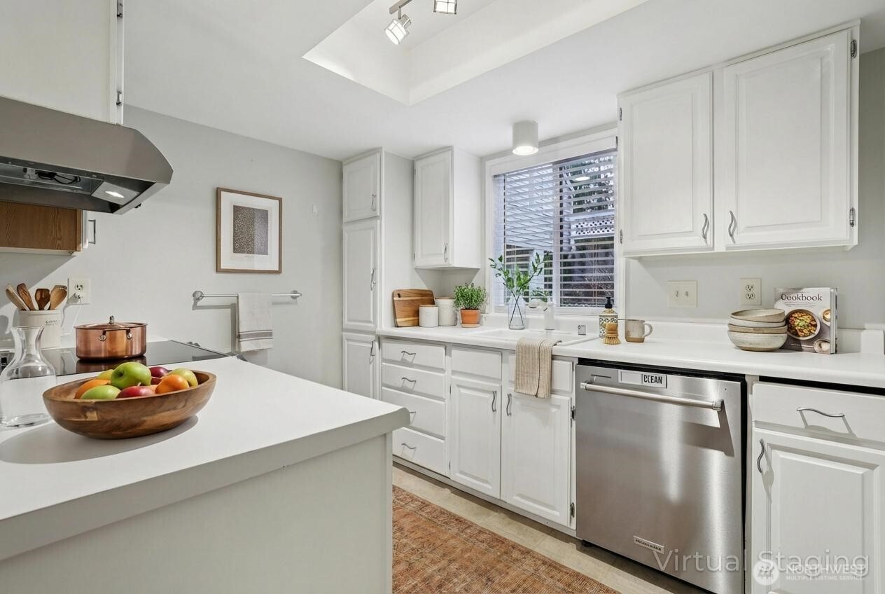 22142 SE 40th Lane #1121, Issaquah, WA 98029