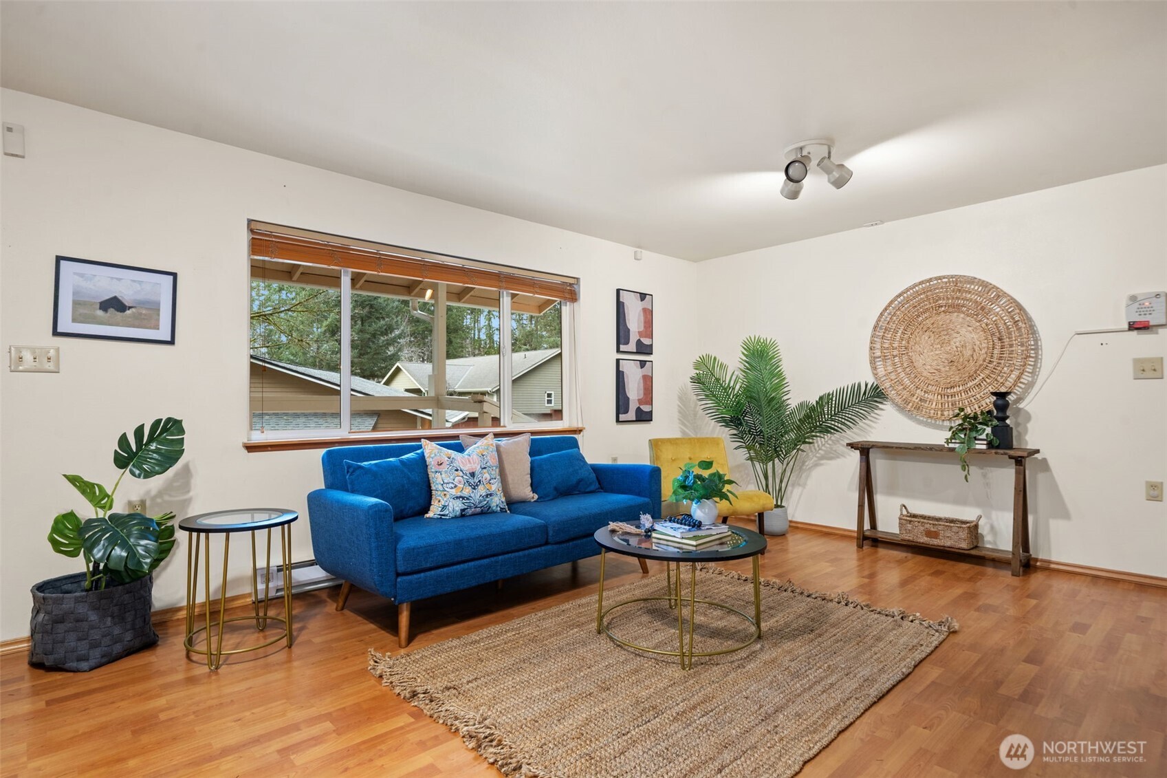 565 NE Ormsby Way , Bremerton, WA 98311