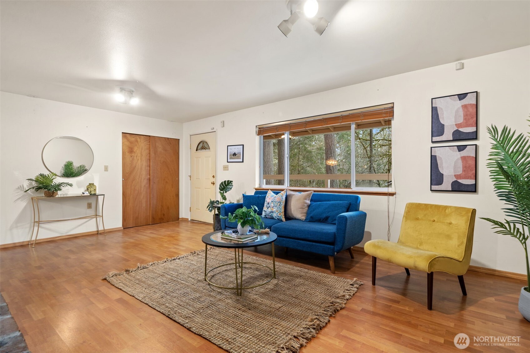 565 NE Ormsby Way , Bremerton, WA 98311