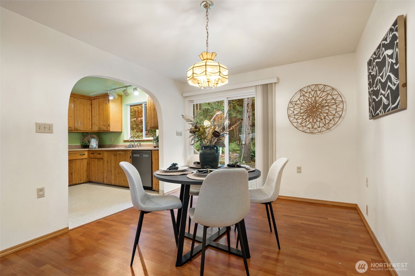 565 NE Ormsby Way , Bremerton, WA 98311