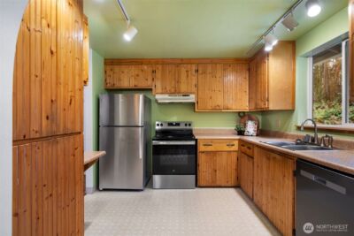 565 NE Ormsby Way , Bremerton, WA 98311 - Photo 16