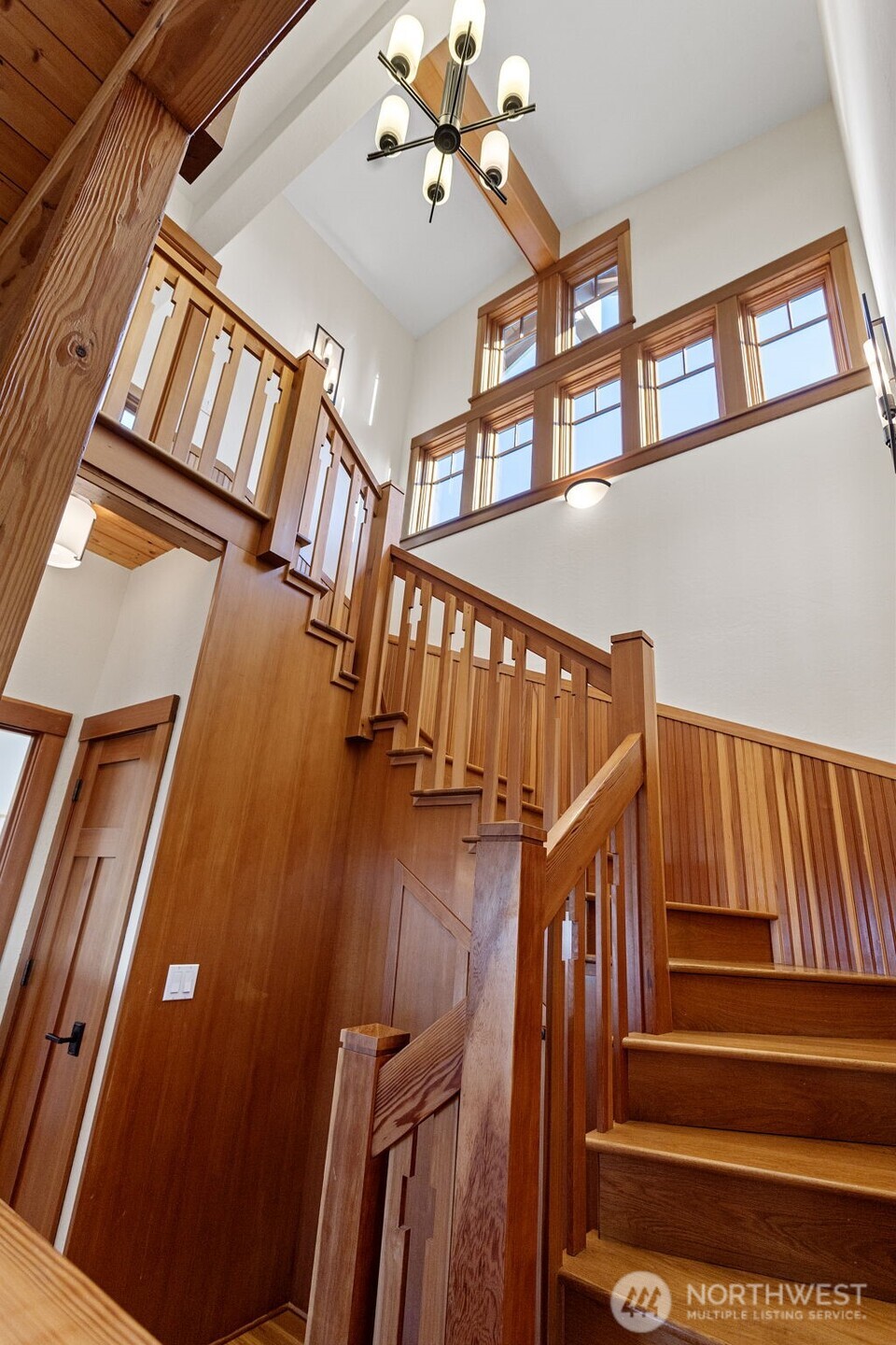 647 9th Avenue N, Edmonds, WA 98020