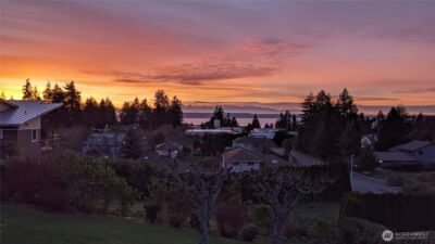 647 9th Avenue N, Edmonds, WA 98020 - Photo 2