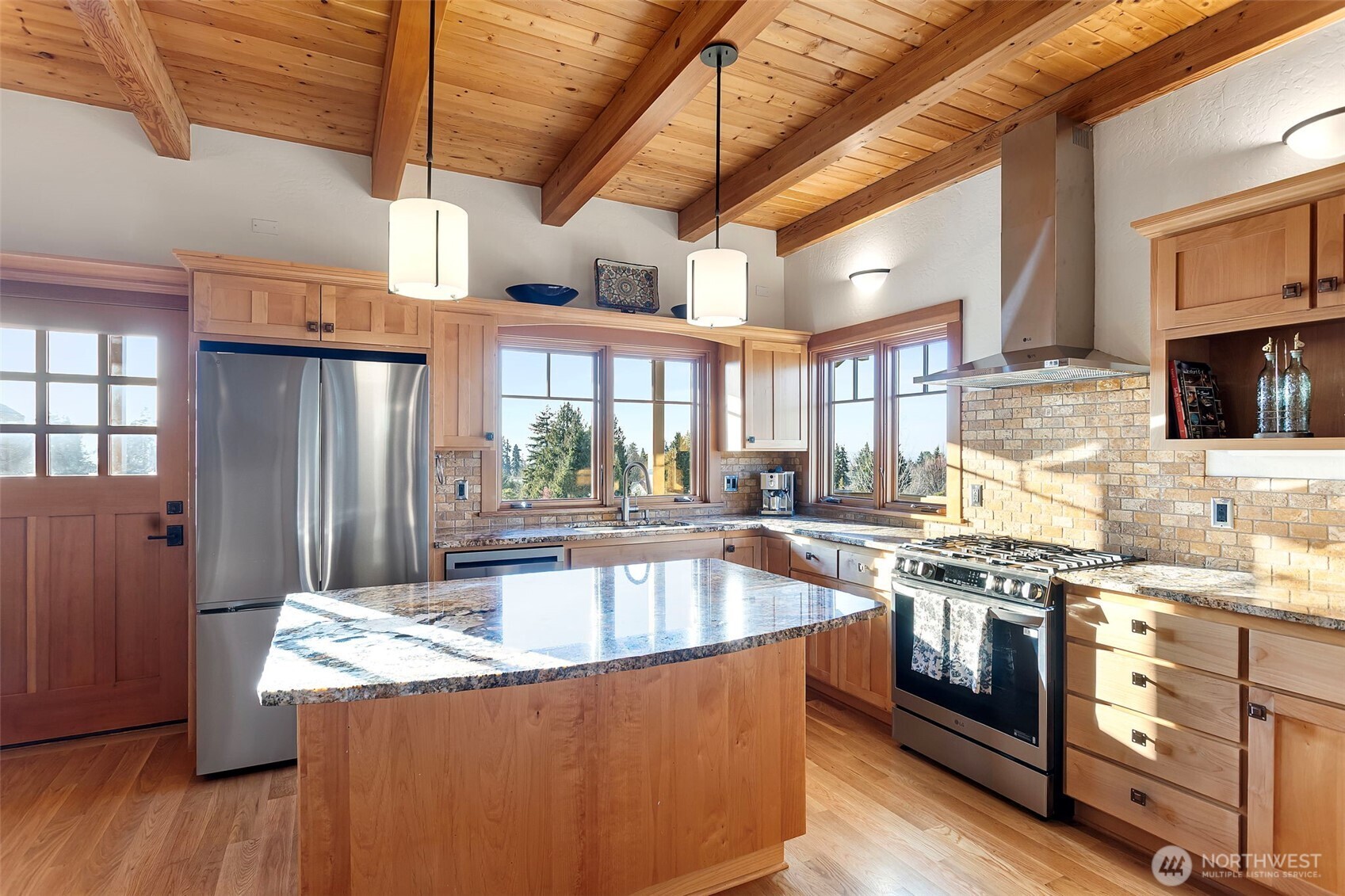 647 9th Avenue N, Edmonds, WA 98020