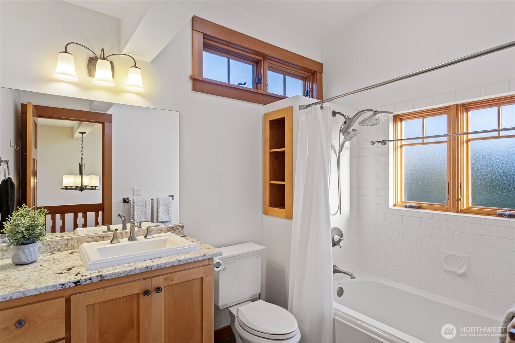 647 9th Avenue N, Edmonds, WA 98020