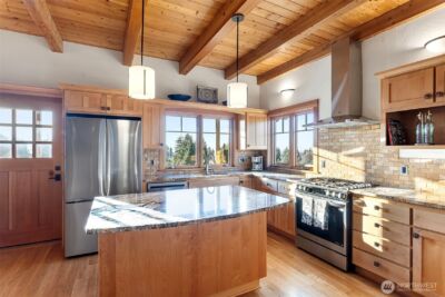 647 9th Avenue N, Edmonds, WA 98020 - Photo 3