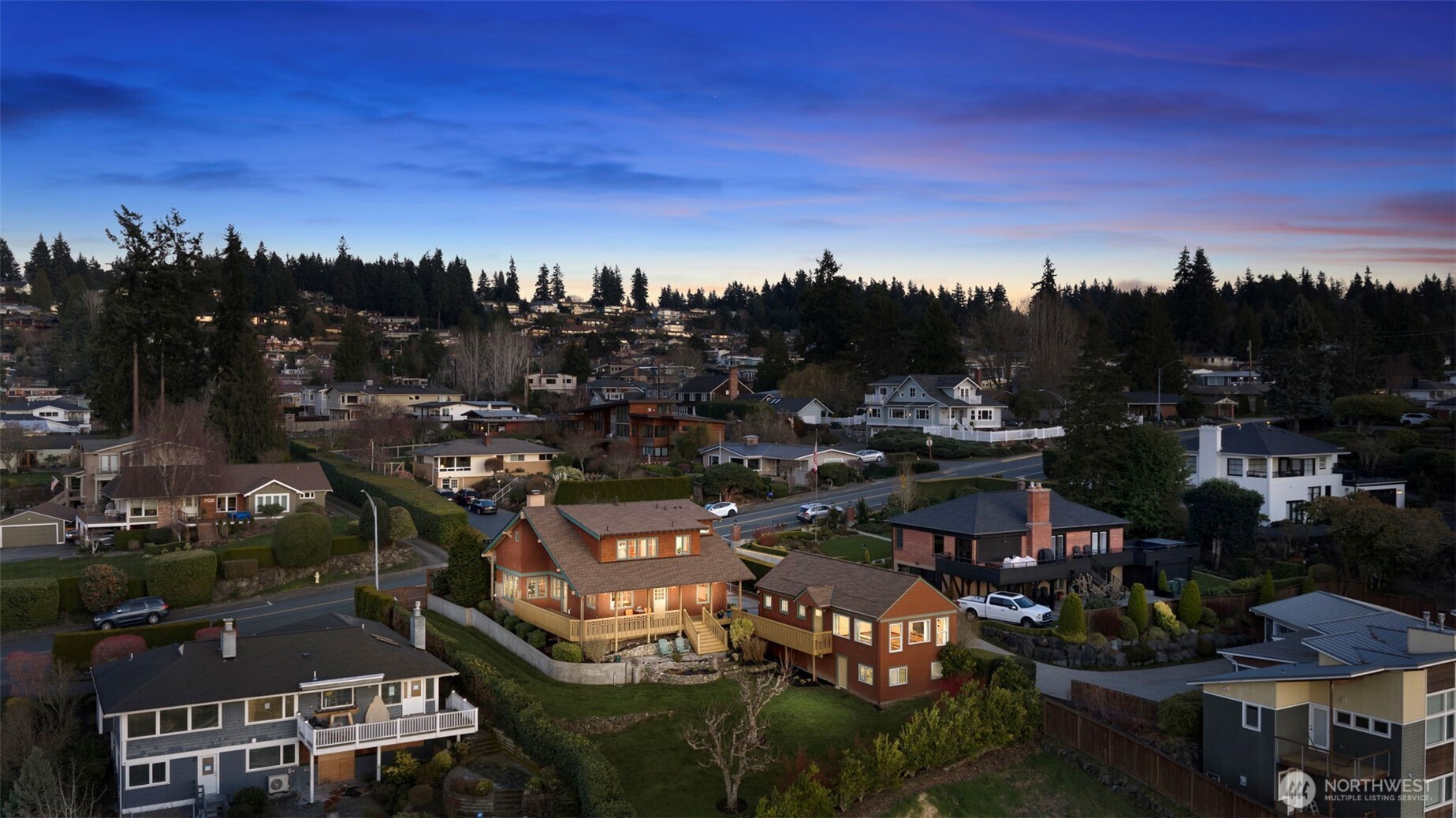 647 9th Avenue N, Edmonds, WA 98020