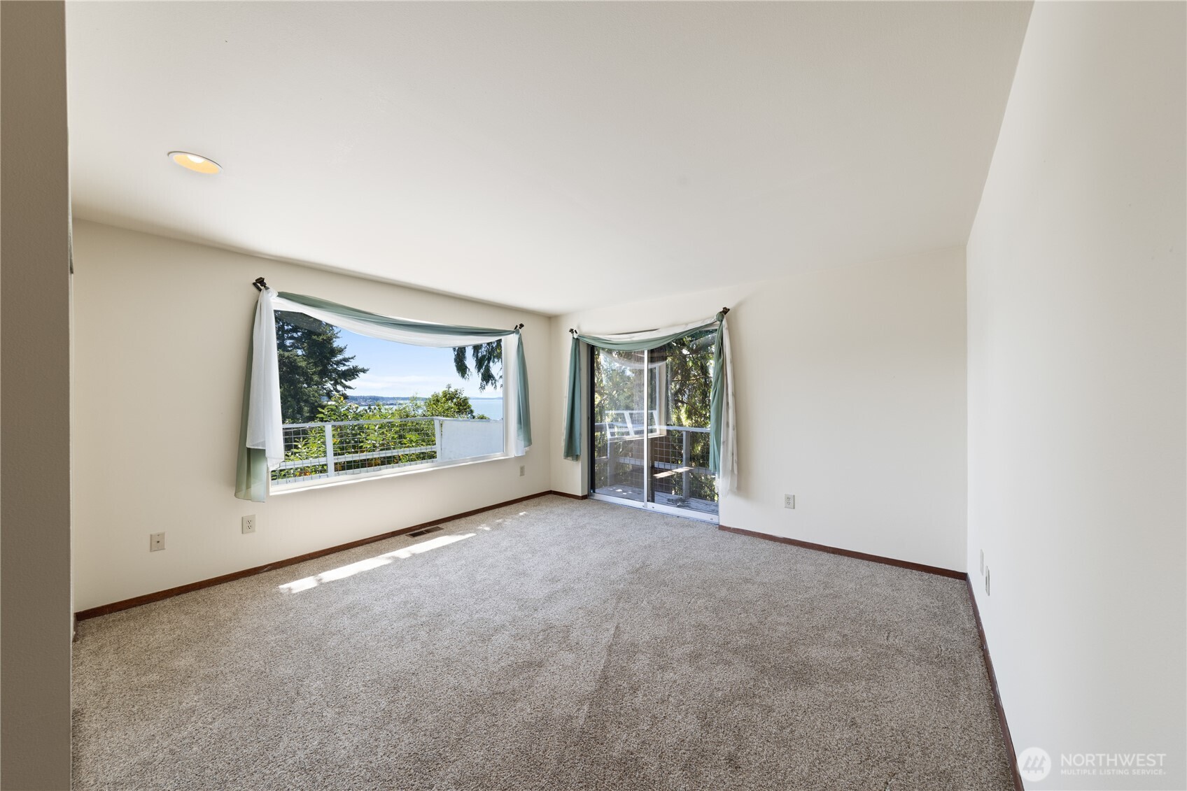 7541 Holiday Boulevard , Anacortes, WA 98221