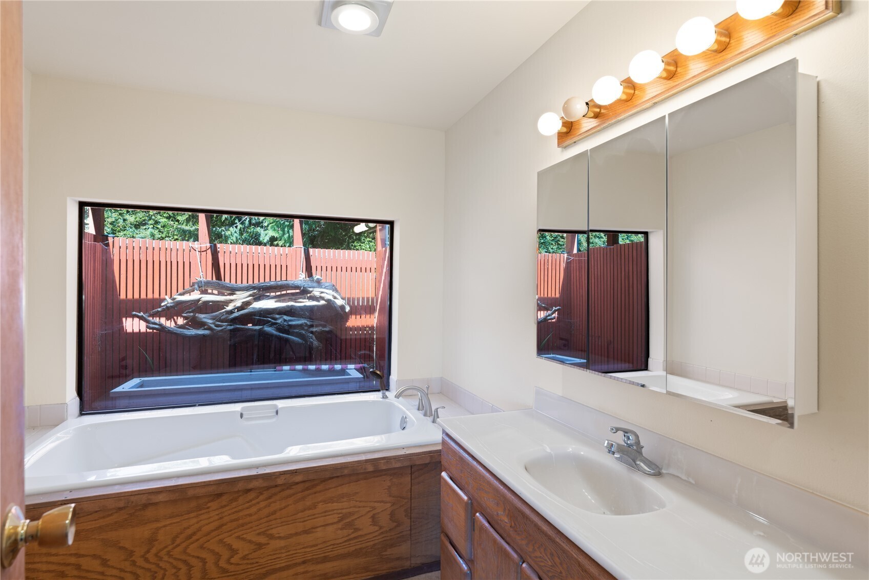 7541 Holiday Boulevard , Anacortes, WA 98221