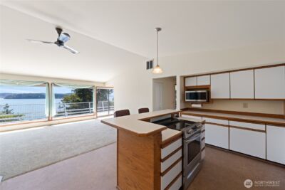 7541 Holiday Boulevard , Anacortes, WA 98221 - Photo 9