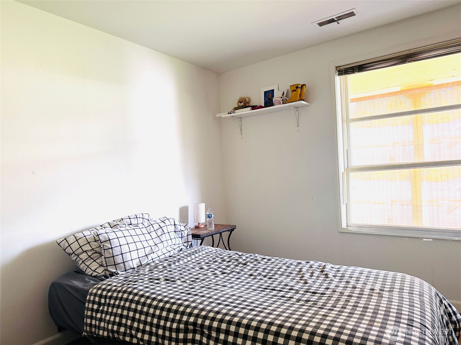 15326 Ashworth Place N, Shoreline, WA 98133