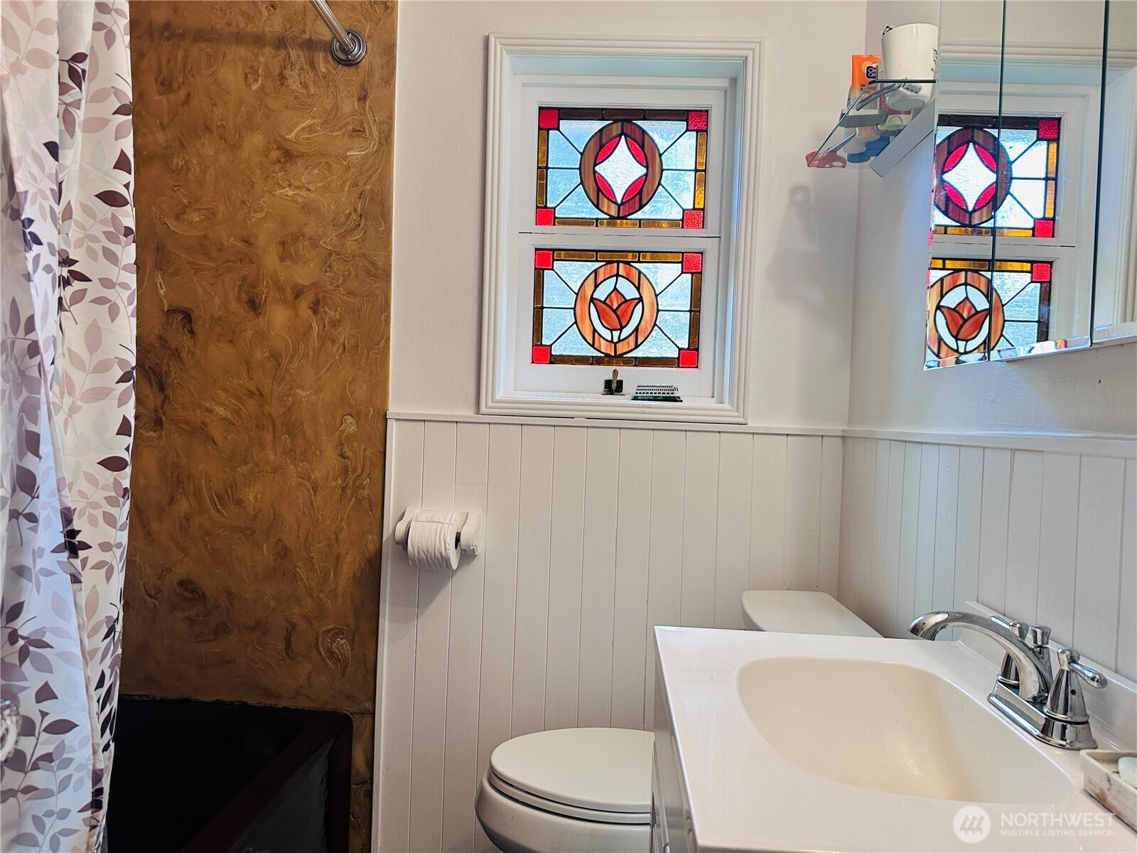 15326 Ashworth Place N, Shoreline, WA 98133