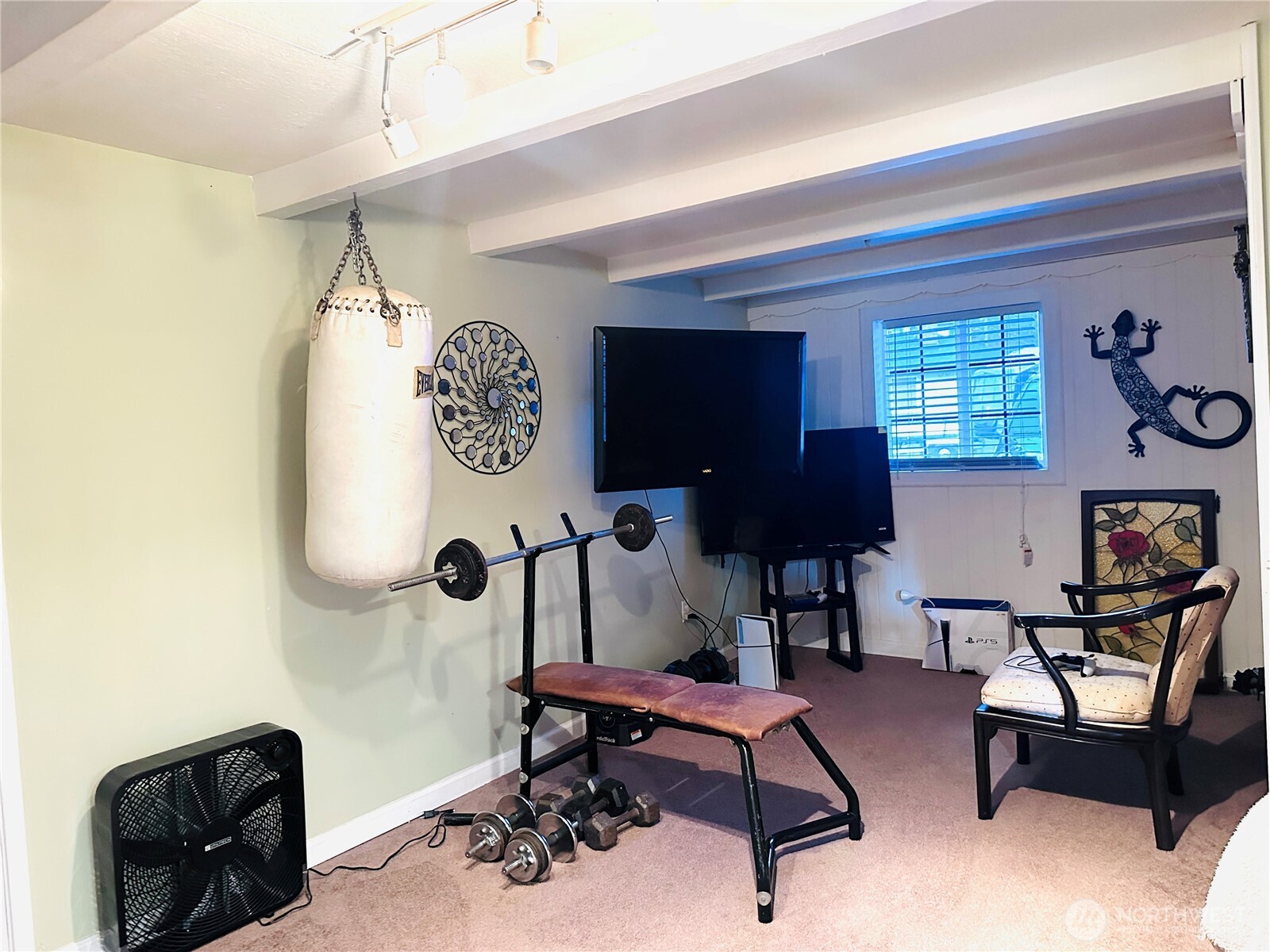 15326 Ashworth Place N, Shoreline, WA 98133