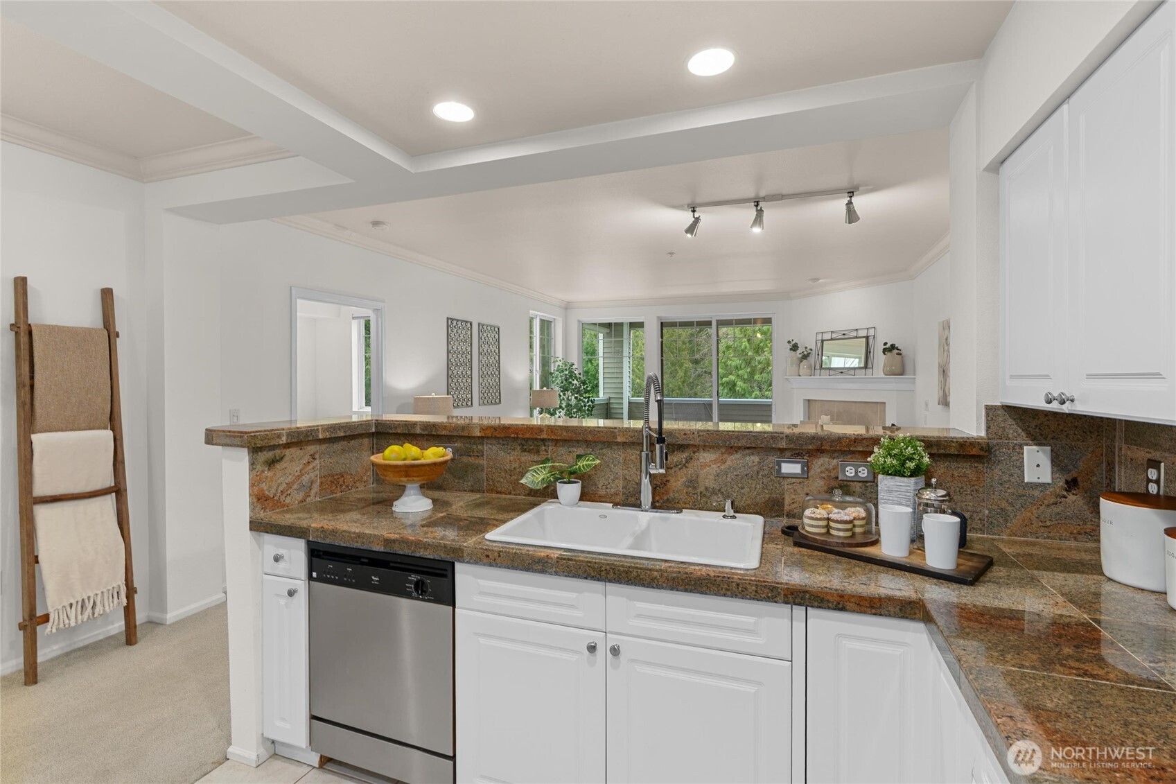 2220 132nd Avenue SE #A214, Bellevue, WA 98005-3978