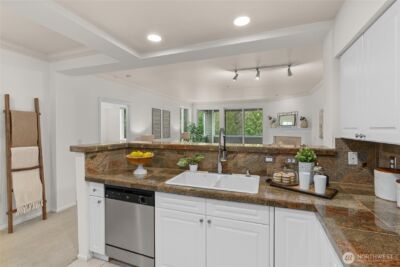 2220 132nd Avenue SE #A214, Bellevue, WA 98005-3978 - Photo 11