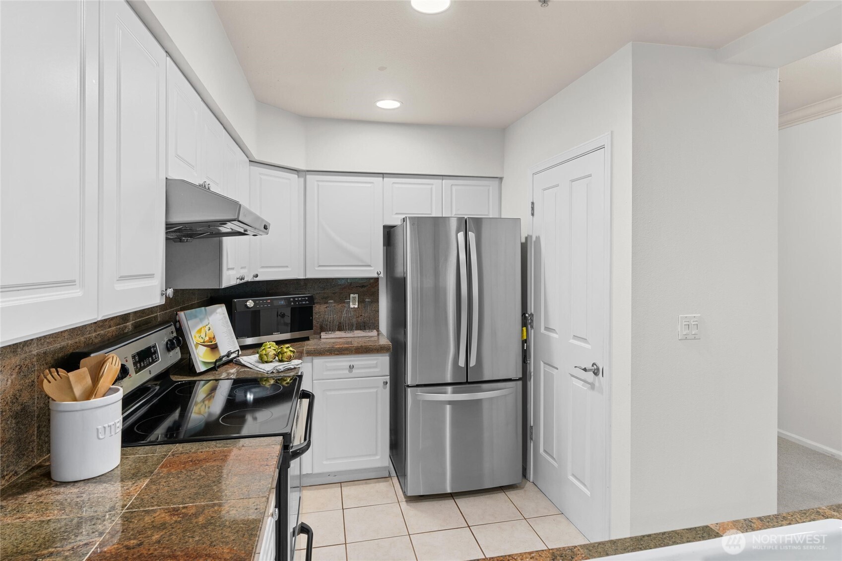 2220 132nd Avenue SE #A214, Bellevue, WA 98005-3978