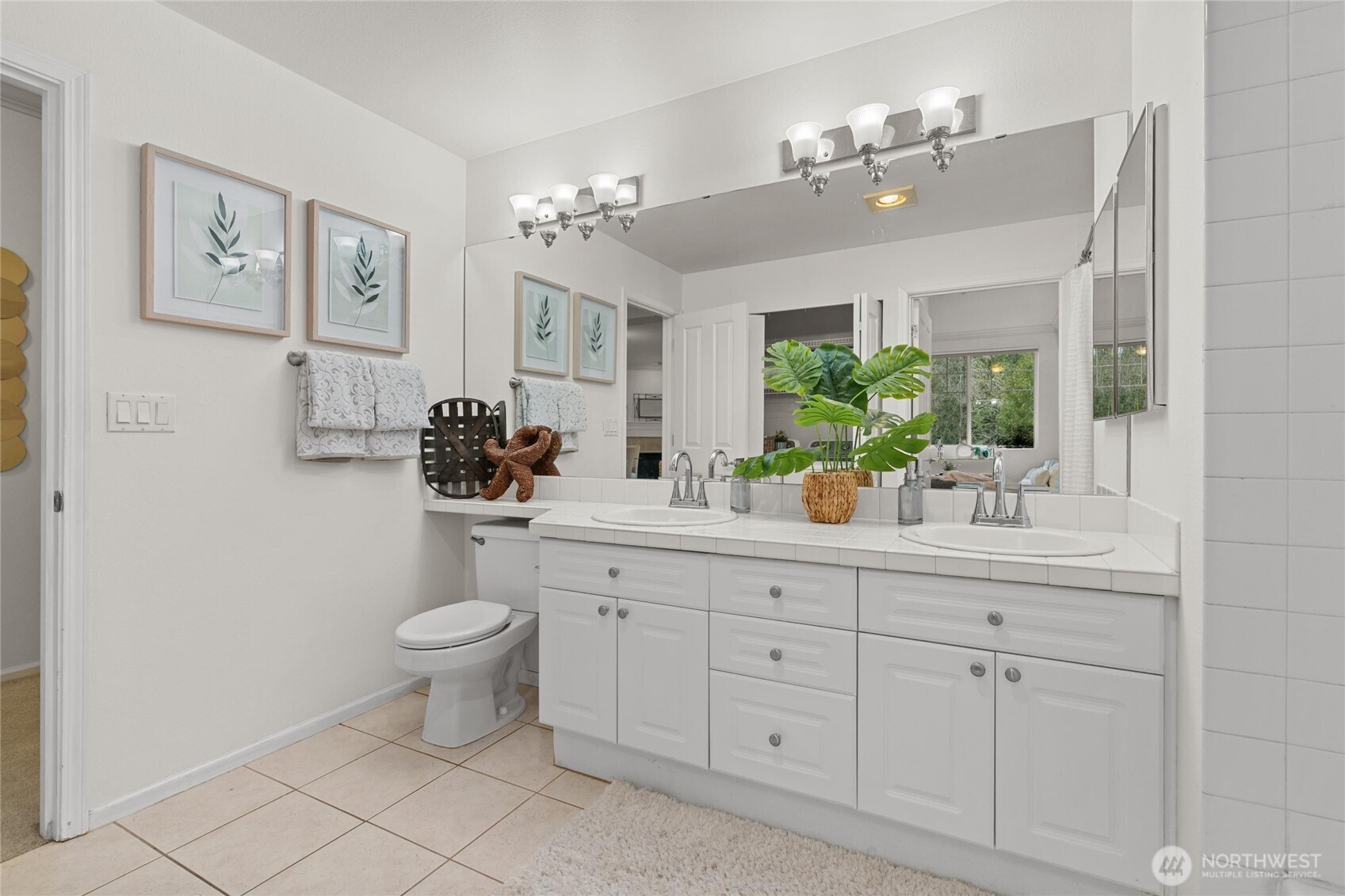 2220 132nd Avenue SE #A214, Bellevue, WA 98005-3978