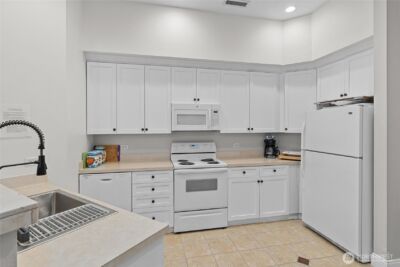 2220 132nd Avenue SE #A214, Bellevue, WA 98005-3978 - Photo 35