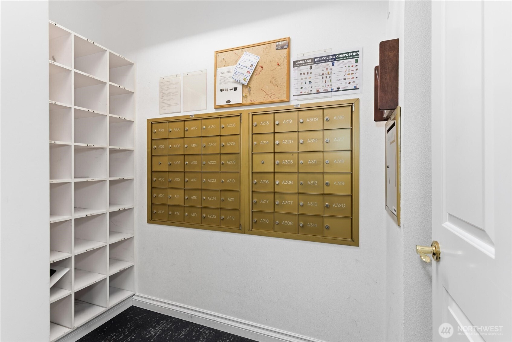 2220 132nd Avenue SE #A214, Bellevue, WA 98005-3978