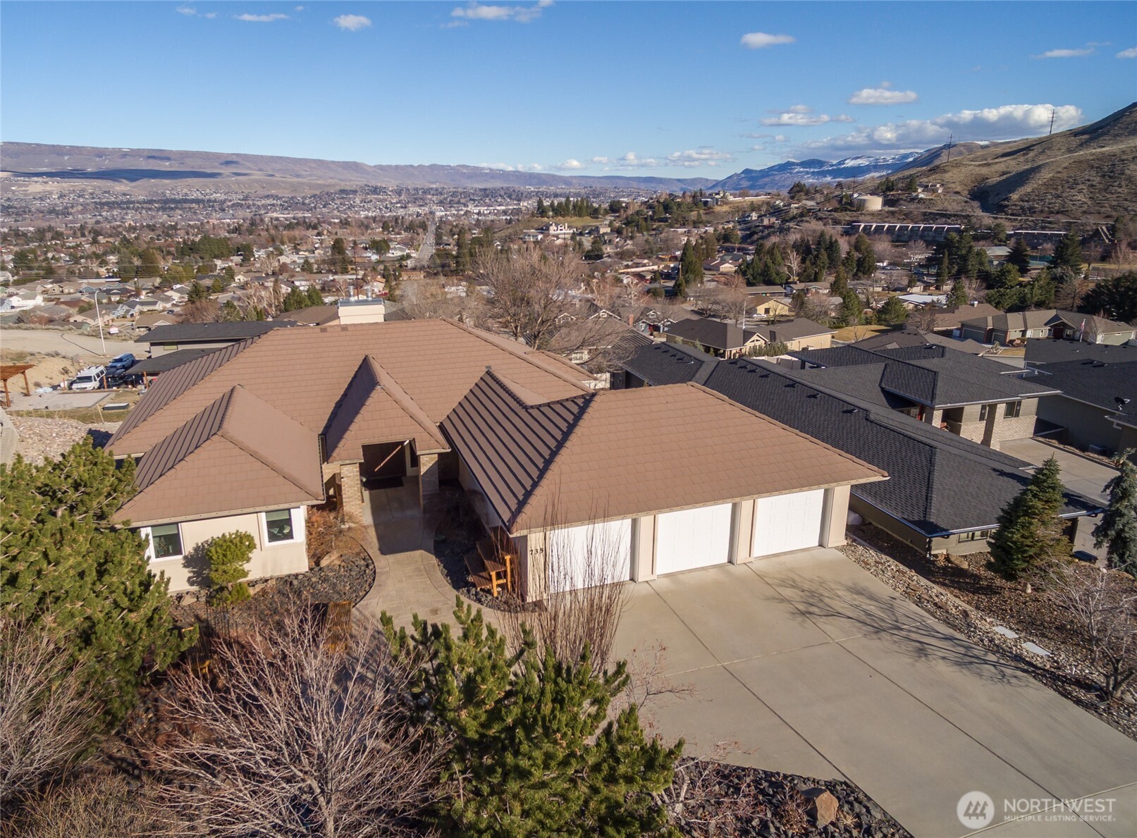 735 Castle Heights Drive , Wenatchee, WA 98801