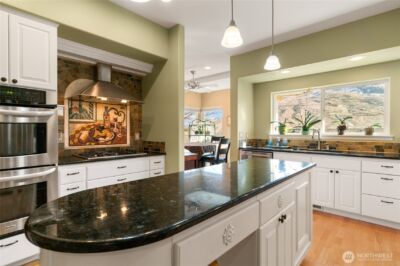 735 Castle Heights Drive , Wenatchee, WA 98801 - Photo 13