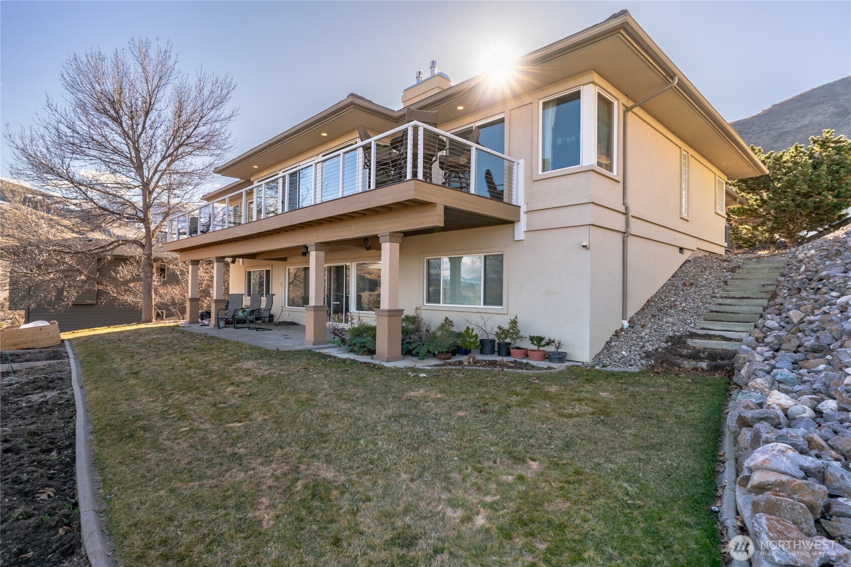 735 Castle Heights Drive , Wenatchee, WA 98801