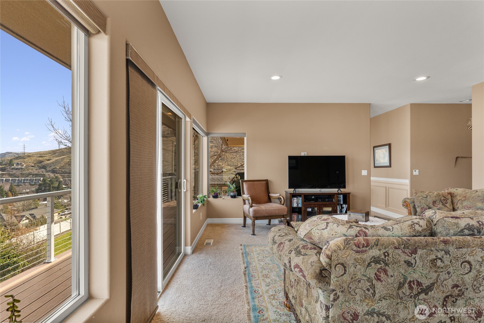 735 Castle Heights Drive , Wenatchee, WA 98801