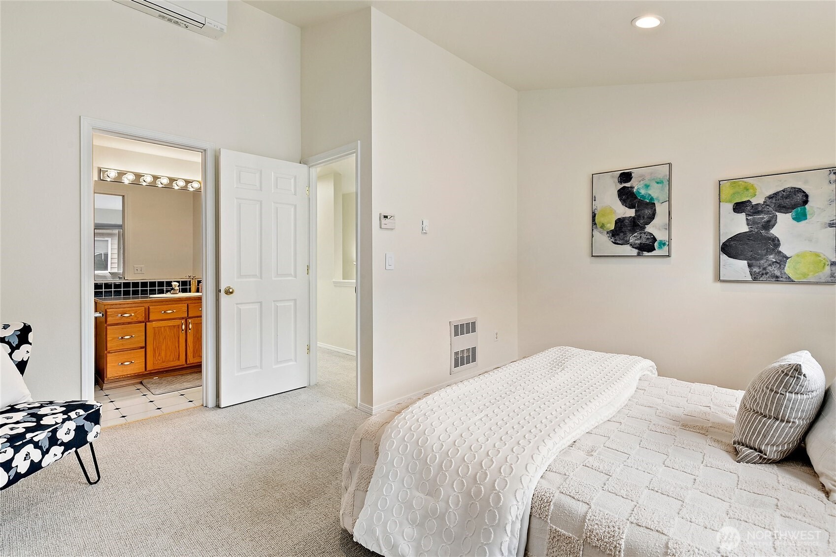 9038 Mary Avenue NW #B, Seattle, WA 98117