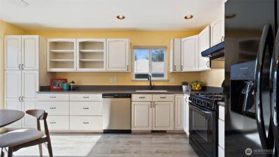 124 W Lippert Drive , Port Orchard, WA 98366 - Photo 11