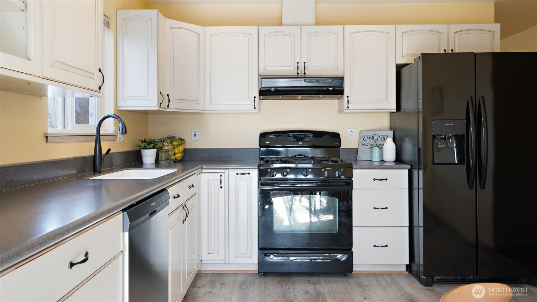 124 W Lippert Drive , Port Orchard, WA 98366