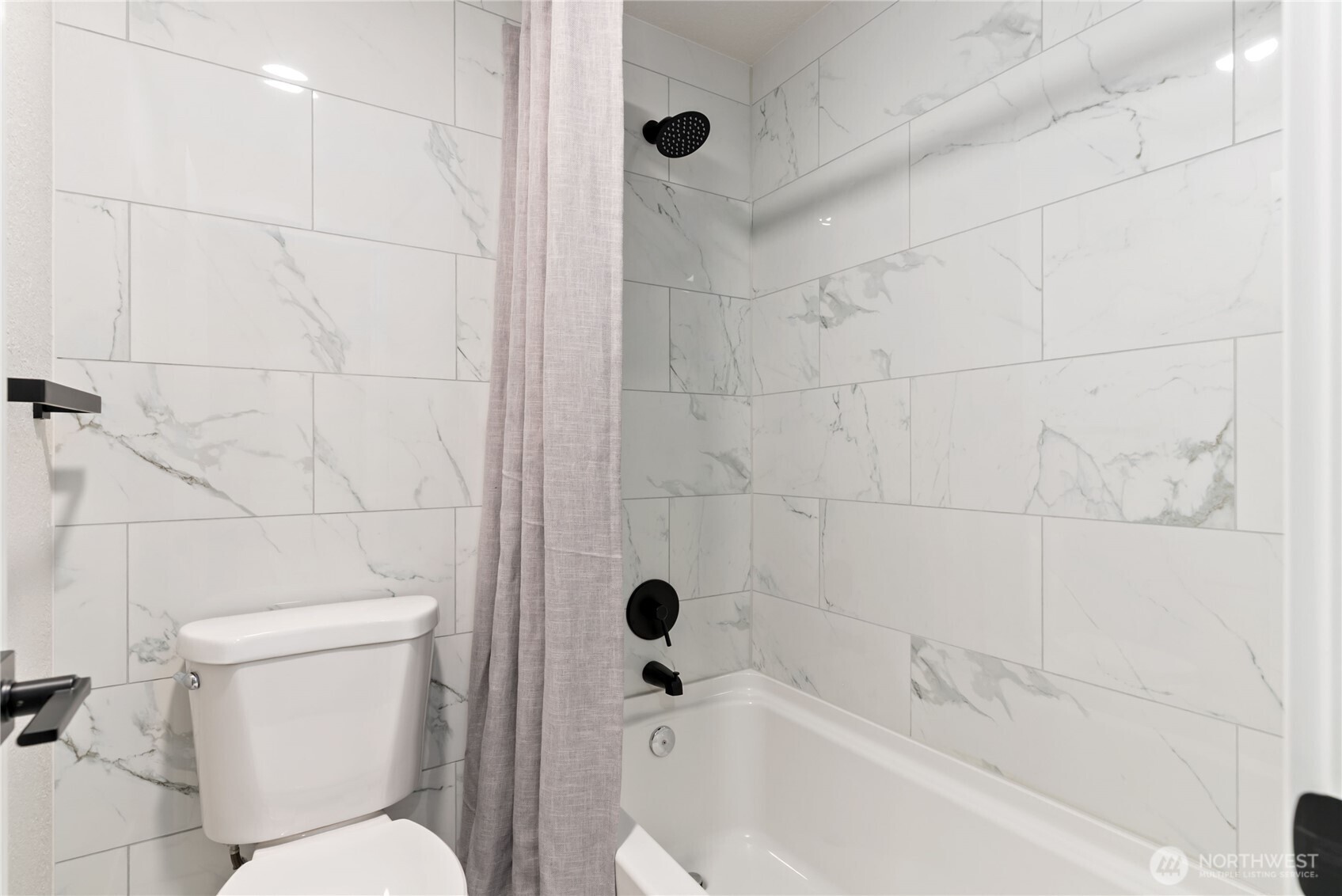 155 S 330th Street #D, Federal Way, WA 98003