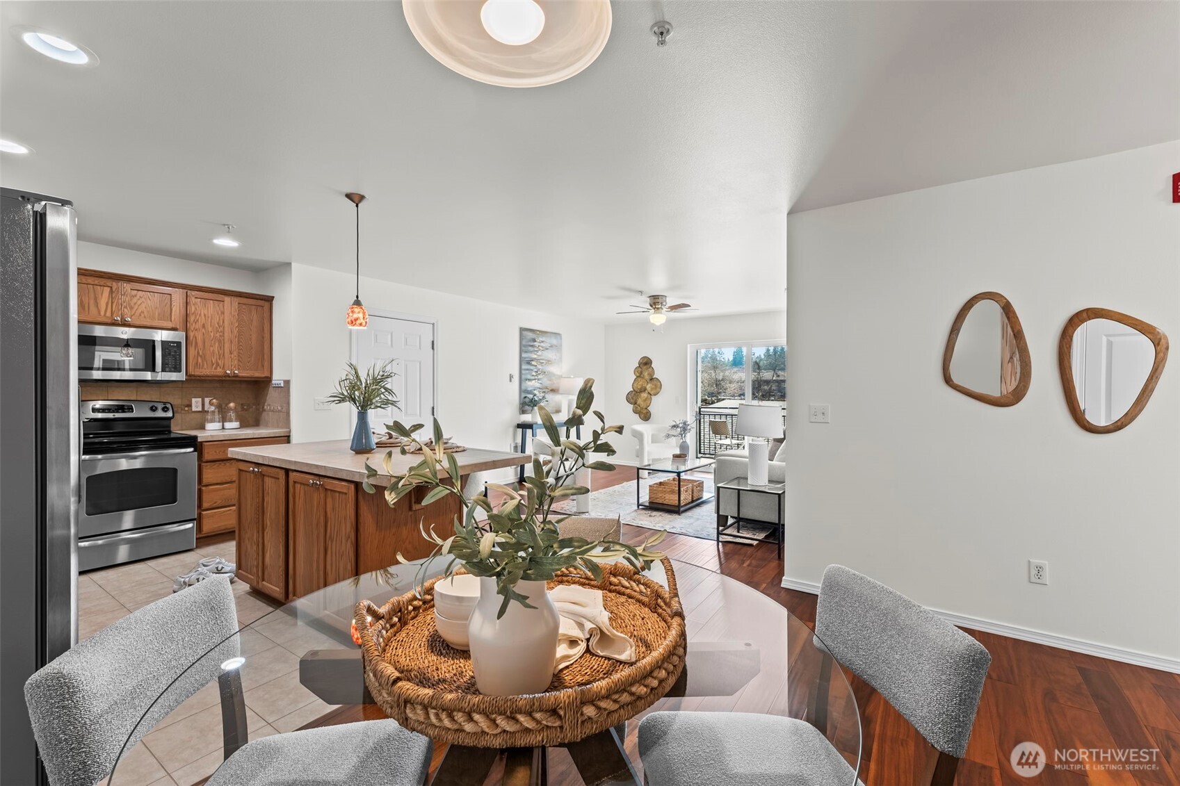 1411 Evergreen Park Drive SW #201, Olympia, WA 98502