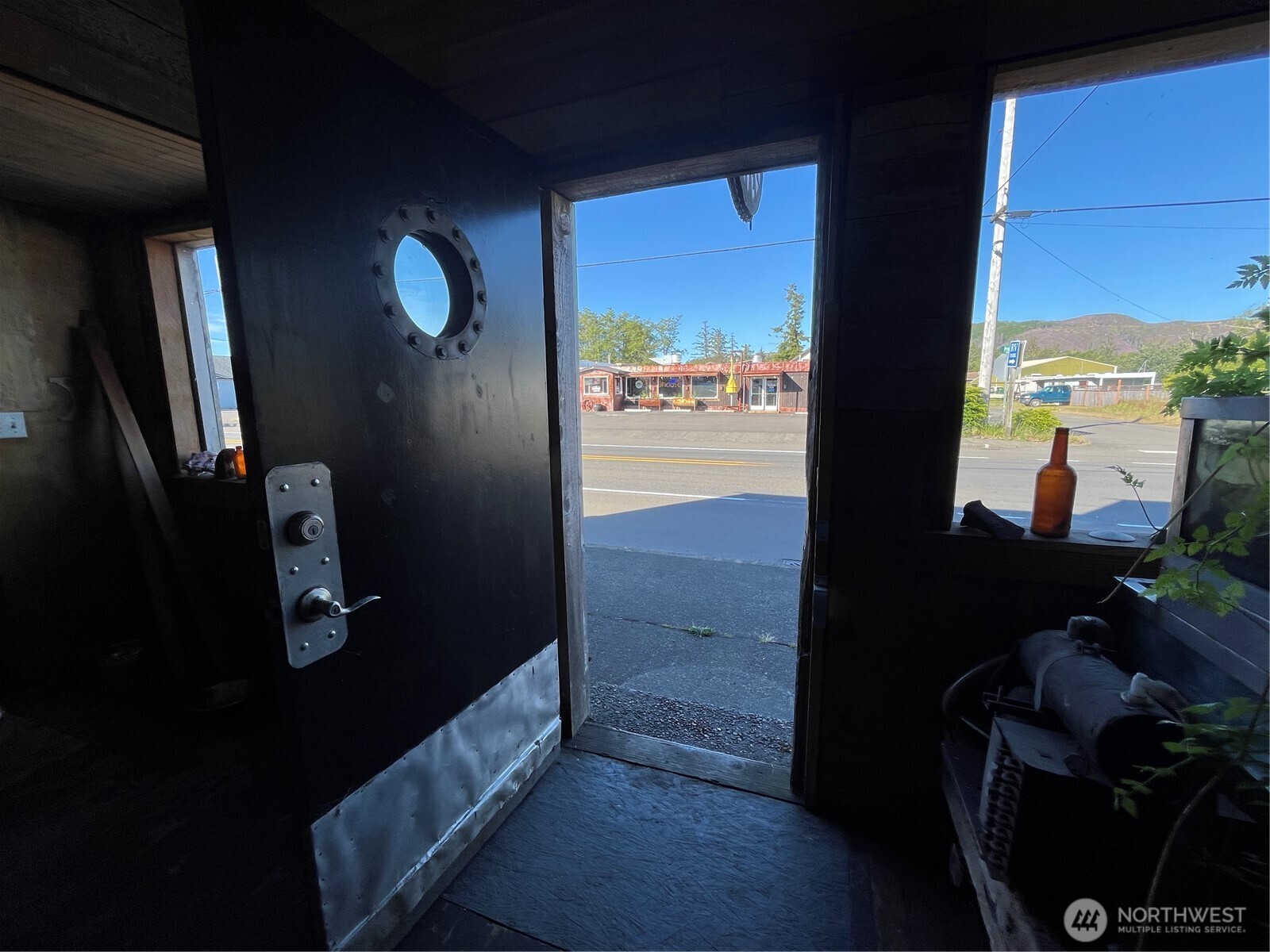 779 State Route 101 , Chinook, WA 98614