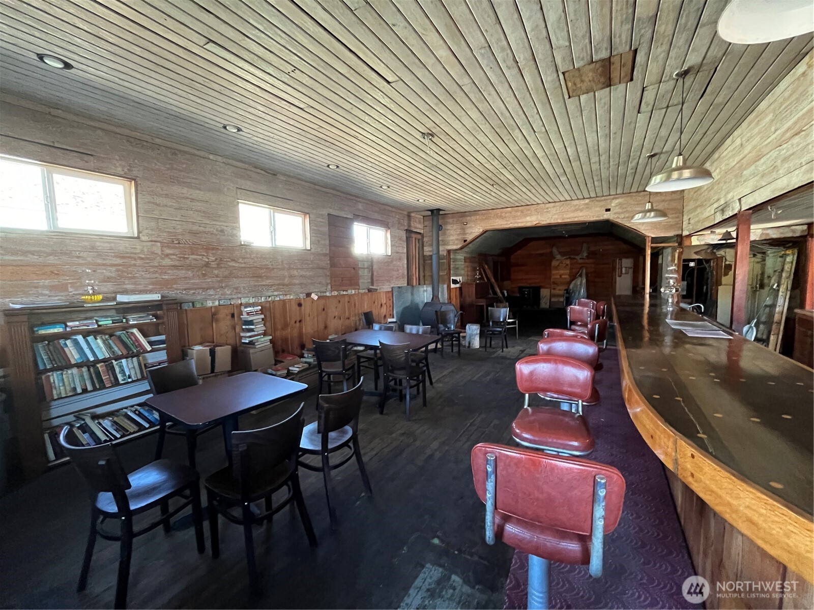 779 State Route 101 , Chinook, WA 98614